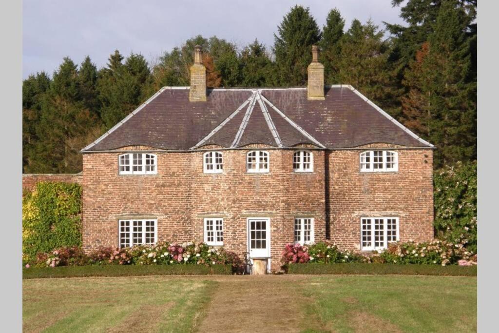 Garden Cottage, Fochabers Exterior photo